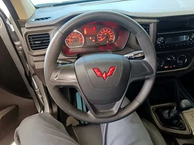 Wuling Hongguang V — Фото автомобиля 6