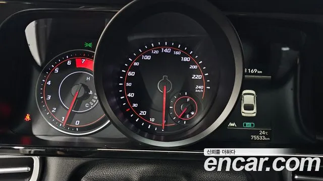 Hyundai Avante CN7 — Фото автомобиля 11