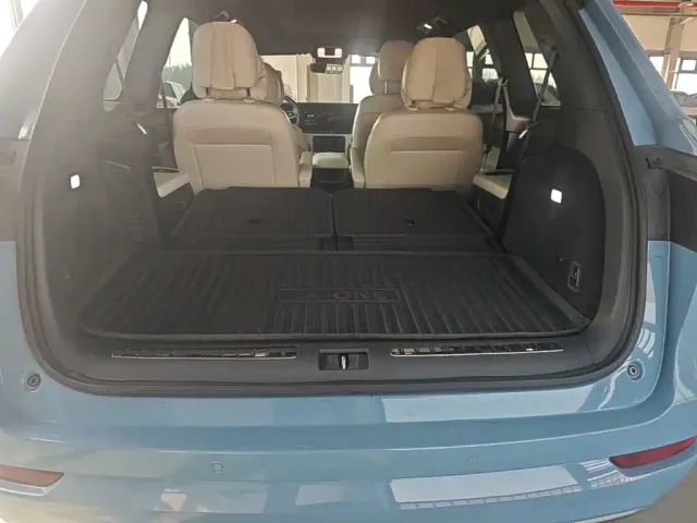 Li Auto ONE — Фото автомобиля 18