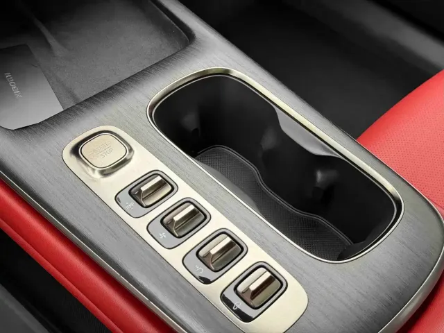 Xiaomi SU7 — Фото автомобиля 10