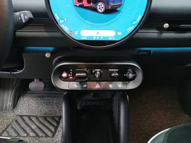 MINI Electric MINI ACEMAN — Фото автомобиля 12