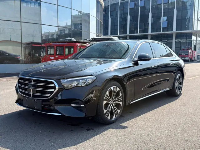 Mercedes-Benz E-Class — Фото автомобиля 2