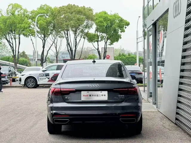 Audi A4L — Фото автомобиля 4