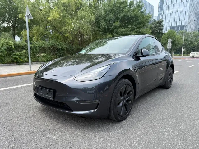 Фотография автомобиля — Tesla Model Y