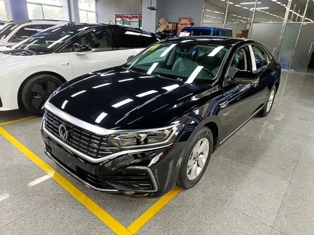 Фотография автомобиля — Volkswagen Passat