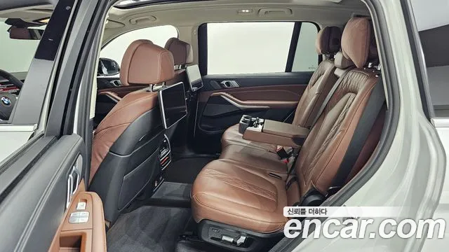 BMW X7 — Фото автомобиля 10