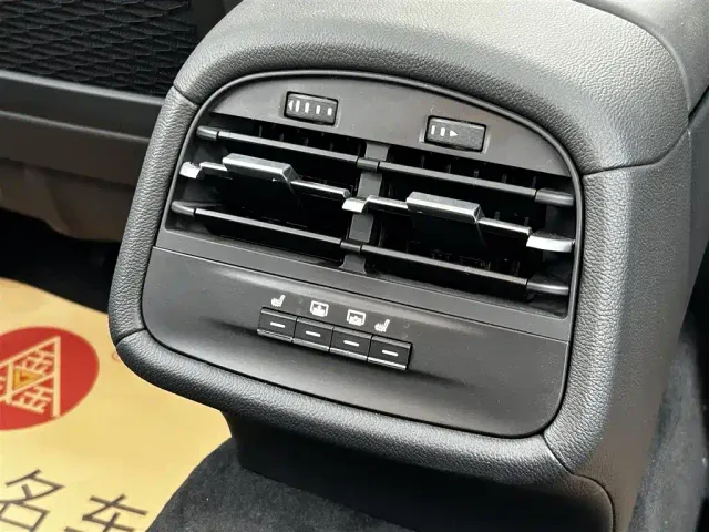 Maserati Ghibli — Фото автомобиля 22