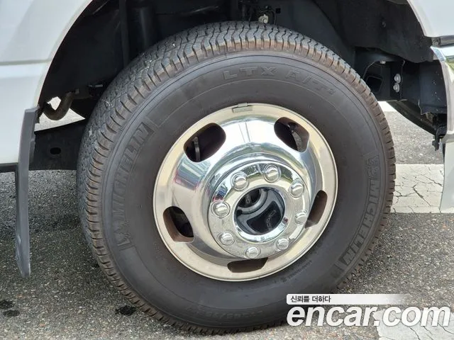 Ford F350 — Фото автомобиля 18