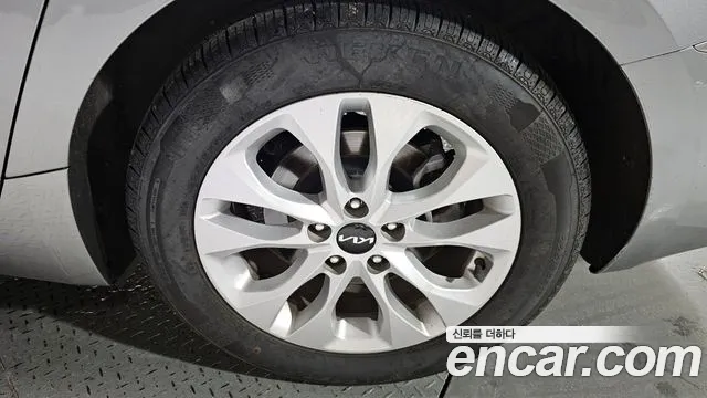 Kia K8 — Фото автомобиля 5