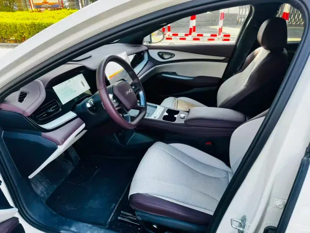 BYD Seal 07 DM-i — Фото автомобиля 4