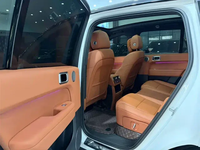 Li Auto L6 — Фото автомобиля 9