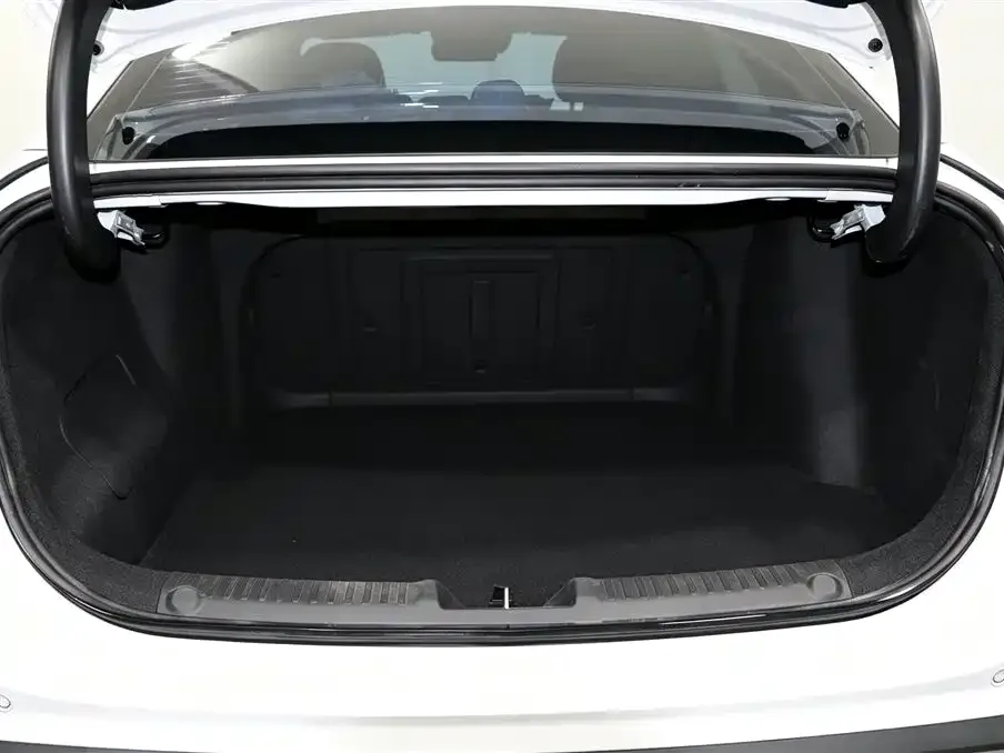 Geely Galaxy Galaxy L6 2023 60km PLUS — Фото автомобиля 20