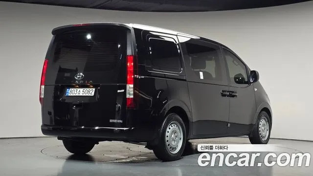 Hyundai Staria Staria Карго 5 мест — Фото автомобиля 2