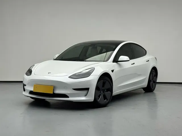 Фотография автомобиля — Tesla Model 3