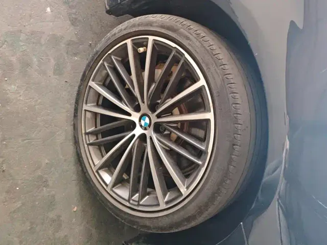 BMW 5 Series — Фото автомобиля 6