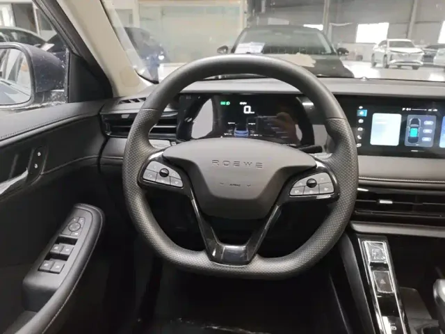 Roewe i5 — Фото автомобиля 10