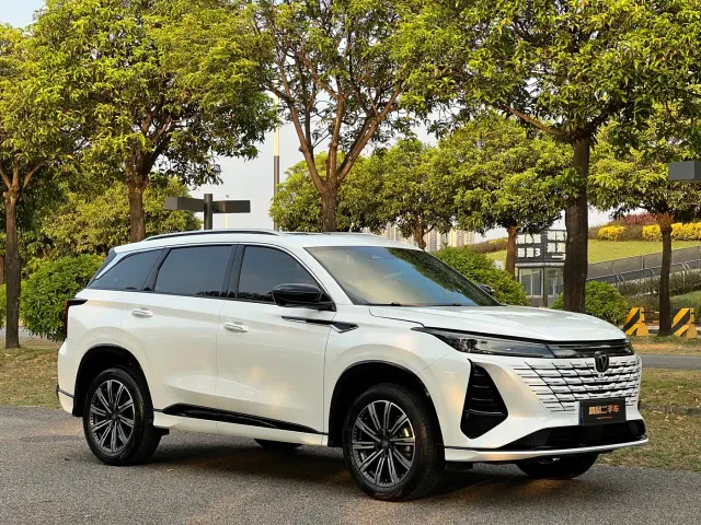 Changan CS75 Plus — Фото автомобиля 3