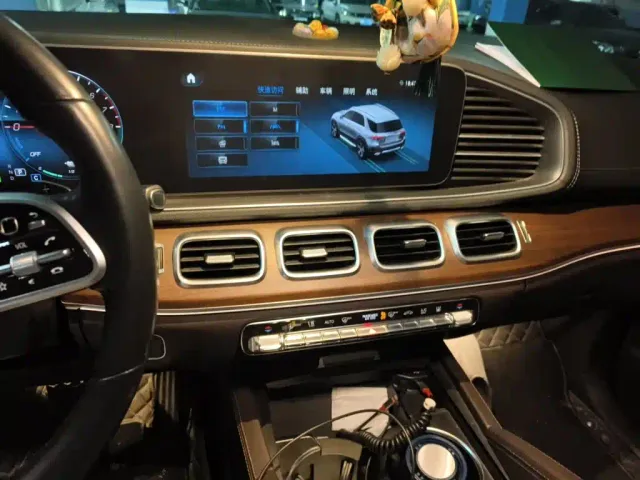 Mercedes-Benz GLE-Class — Фото автомобиля 14