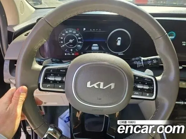 Kia Carnival Generation 4 — Фото автомобиля 17