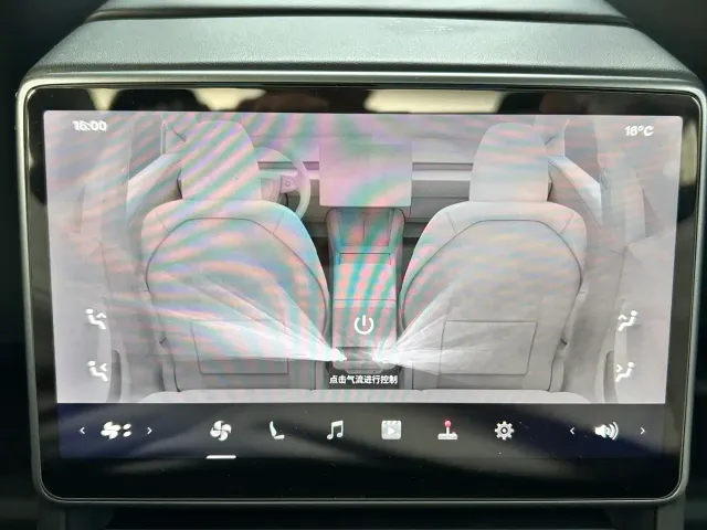 Tesla Model 3 — Фото автомобиля 14