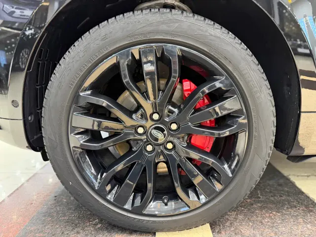 Land Rover Range Rover Sport — Фото автомобиля 15