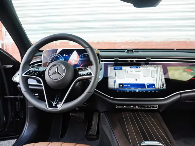 Mercedes-Benz E-Class — Фото автомобиля 22