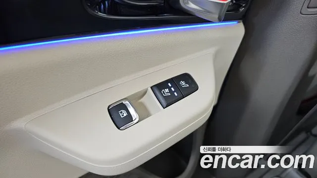 Kia Carnival Generation 4 — Фото автомобиля 19
