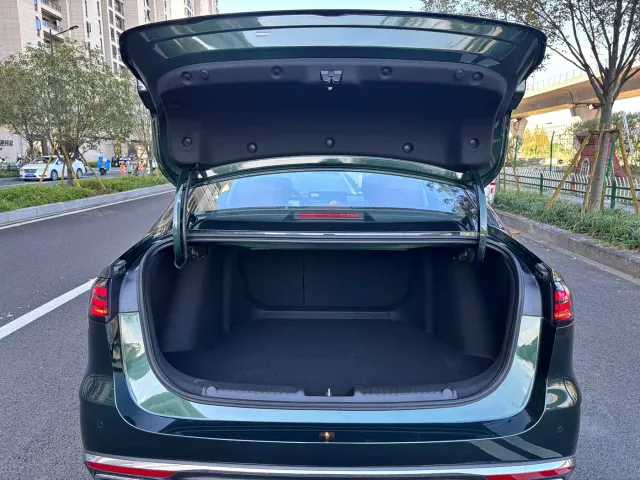 Geely Emgrand — Фото автомобиля 16