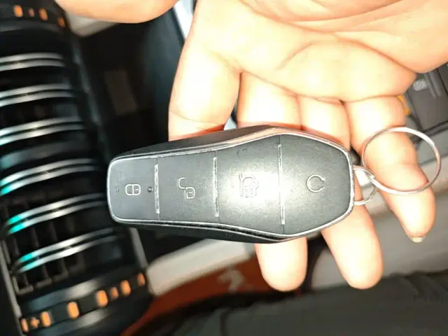 BYD Yuan PLUS — Фото автомобиля 8