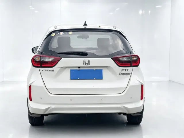 Honda Fit — Фото автомобиля 8