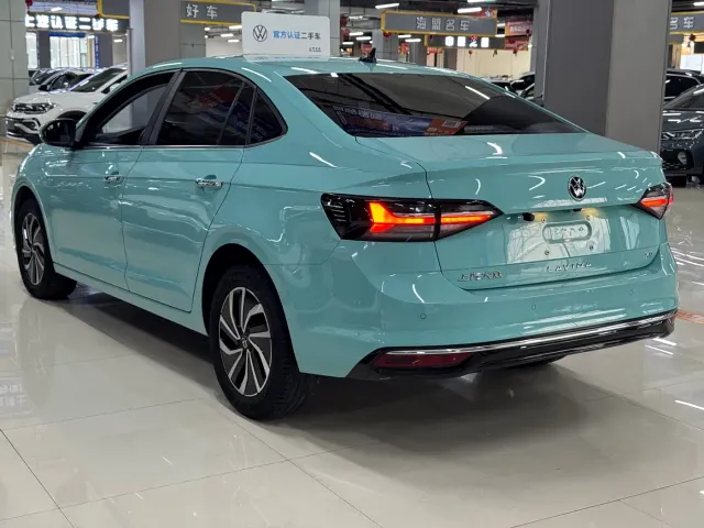 Volkswagen Lavida — Фото автомобиля 8