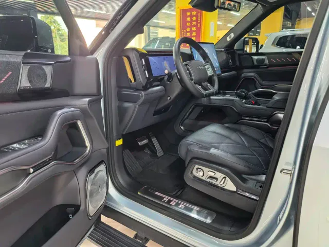 BYD FangChengBao Leopard 8 — Фото автомобиля 4