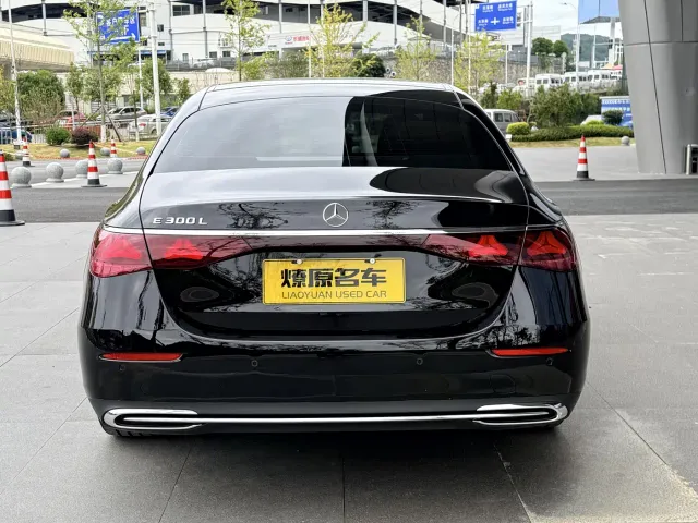 Mercedes-Benz E-Class — Фото автомобиля 6