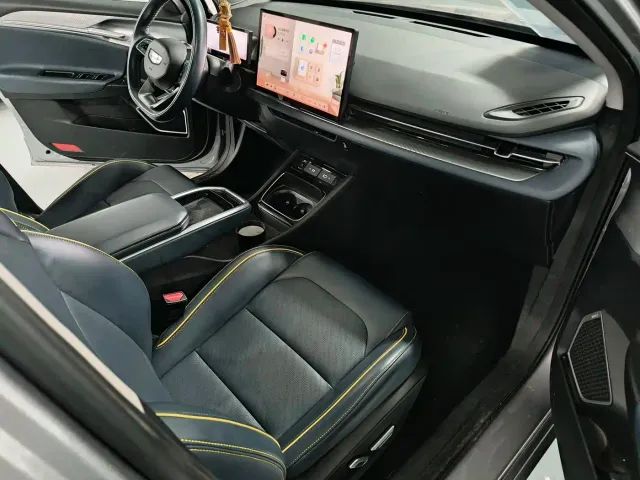 Geely Geometry G6 — Фото автомобиля 14