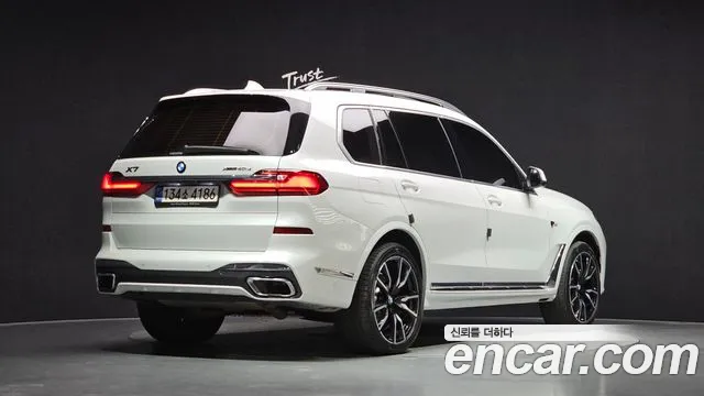 BMW X7 — Фото автомобиля 2
