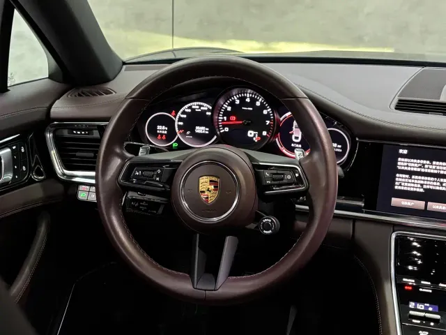 Porsche Panamera — Фото автомобиля 12