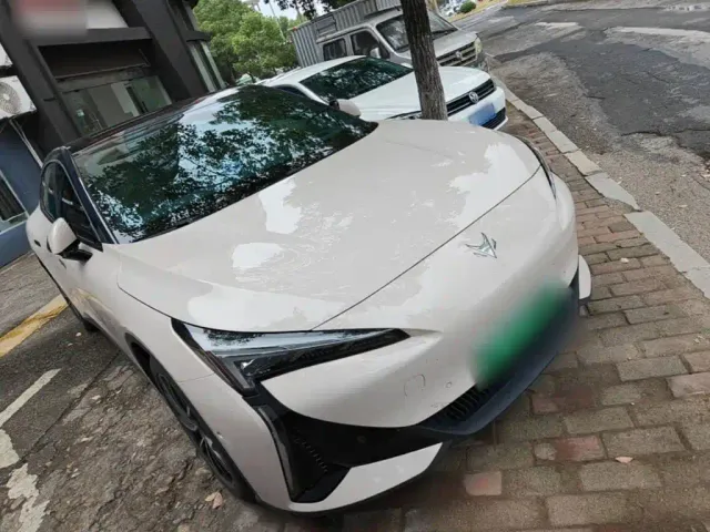 Arcfox Alpha S5 — Фото автомобиля 3
