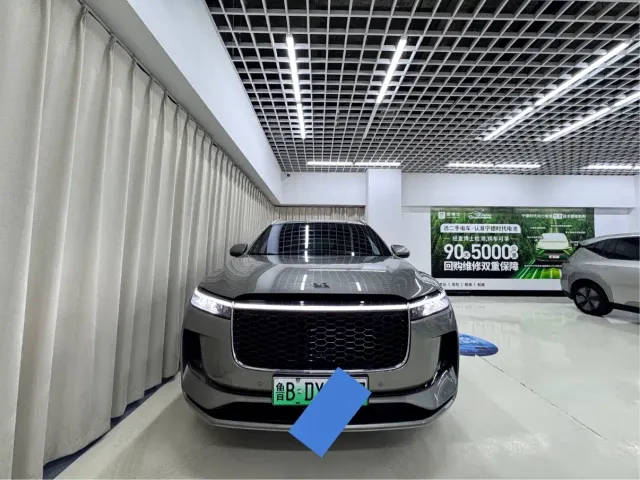 Li Auto ONE — Фото автомобиля 2