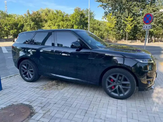 Land Rover Range Rover Sport — Фото автомобиля 2