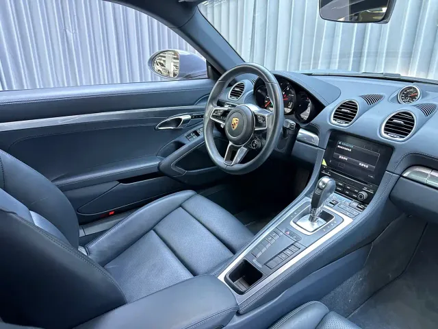 Porsche 718 — Фото автомобиля 14