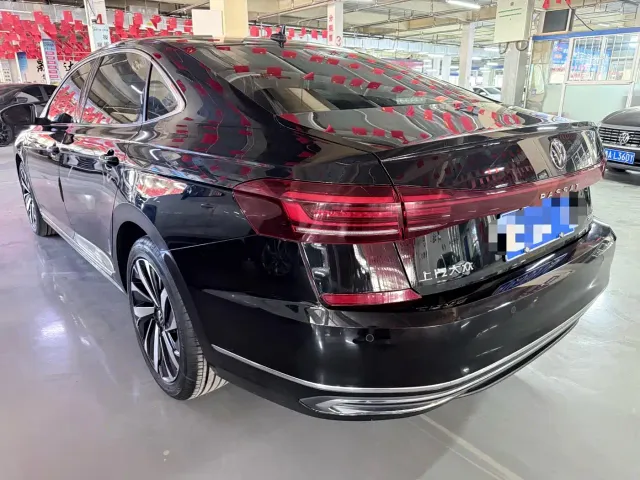 Volkswagen Passat — Фото автомобиля 18