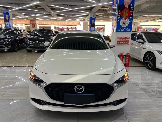 Mazda Axela — Фото автомобиля 2