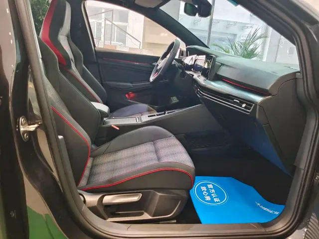 Volkswagen Golf GTI — Фото автомобиля 8