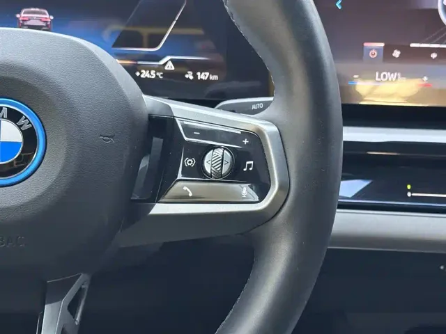BMW i5 — Фото автомобиля 16