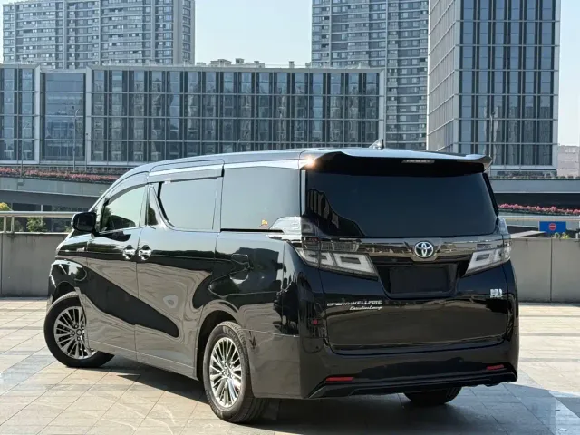 Toyota Vellfire — Фото автомобиля 16