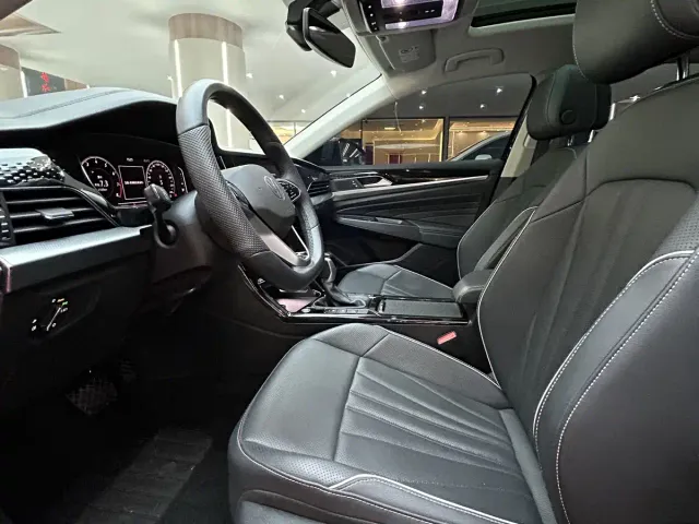 Volkswagen Passat — Фото автомобиля 13