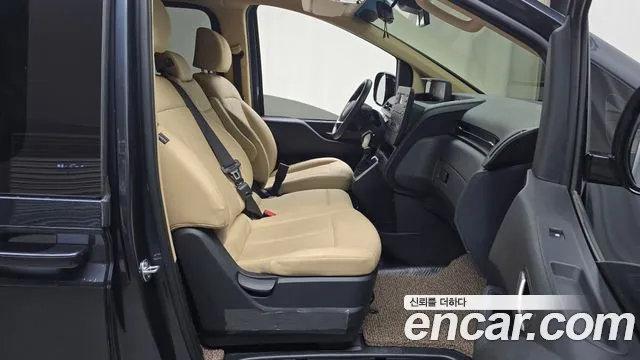 Hyundai Staria Staria L3.5 Tourer 9 мест — Фото автомобиля 26