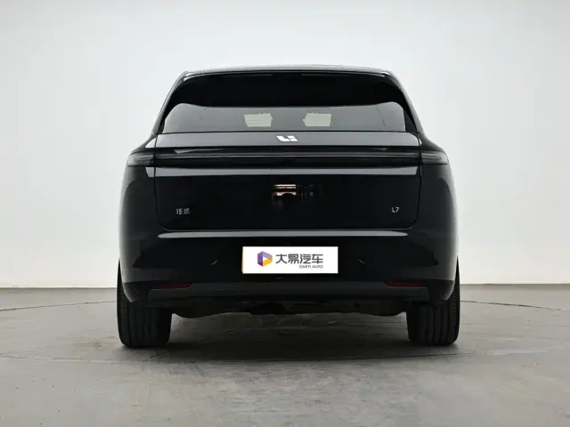 Li Auto L7 — Фото автомобиля 4