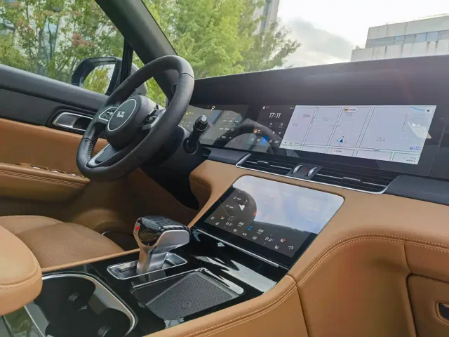 Li Auto ONE — Фото автомобиля 12