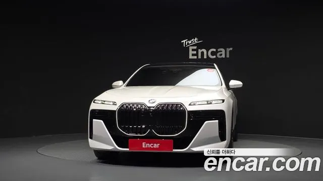 BMW 7 Series G70 — Фото автомобиля 3